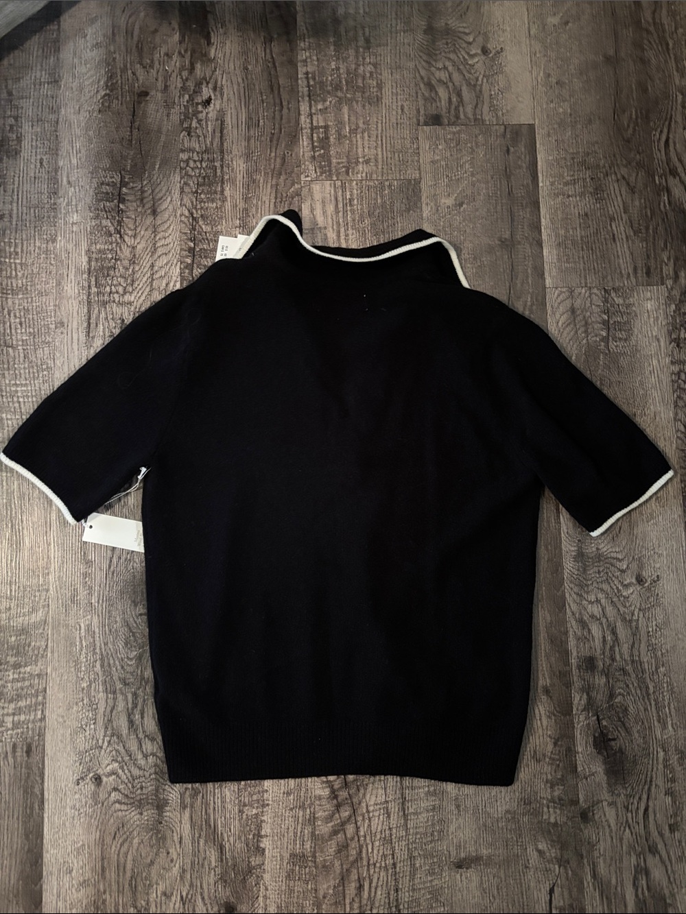 Abercrombie & Fitch Collared V-Neck Sweater - Black with White Trim -Size Large - Picture 4 of 4